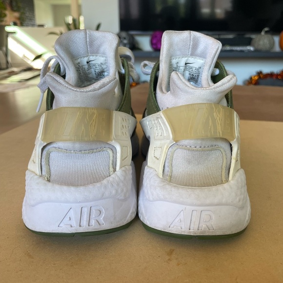 Men’s size 5 Nike Hurache Oregon Ducks Colorway - Picture 5 of 7